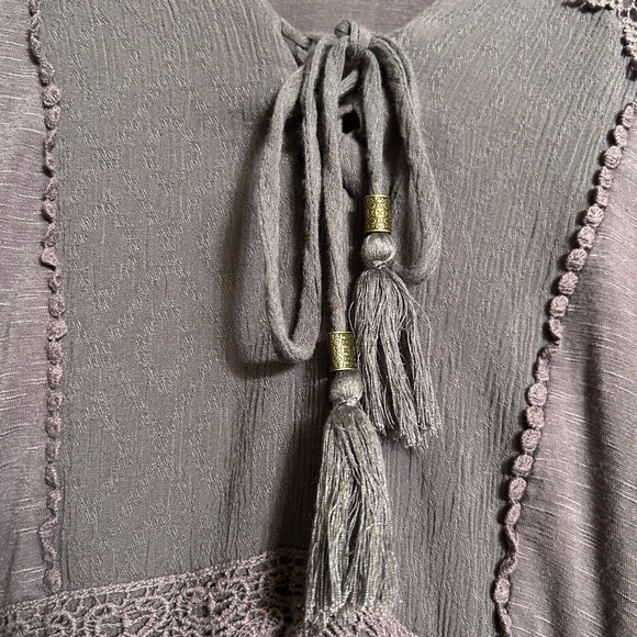 Knox Rose Lace Trim Blouse - Picture 3 of 7